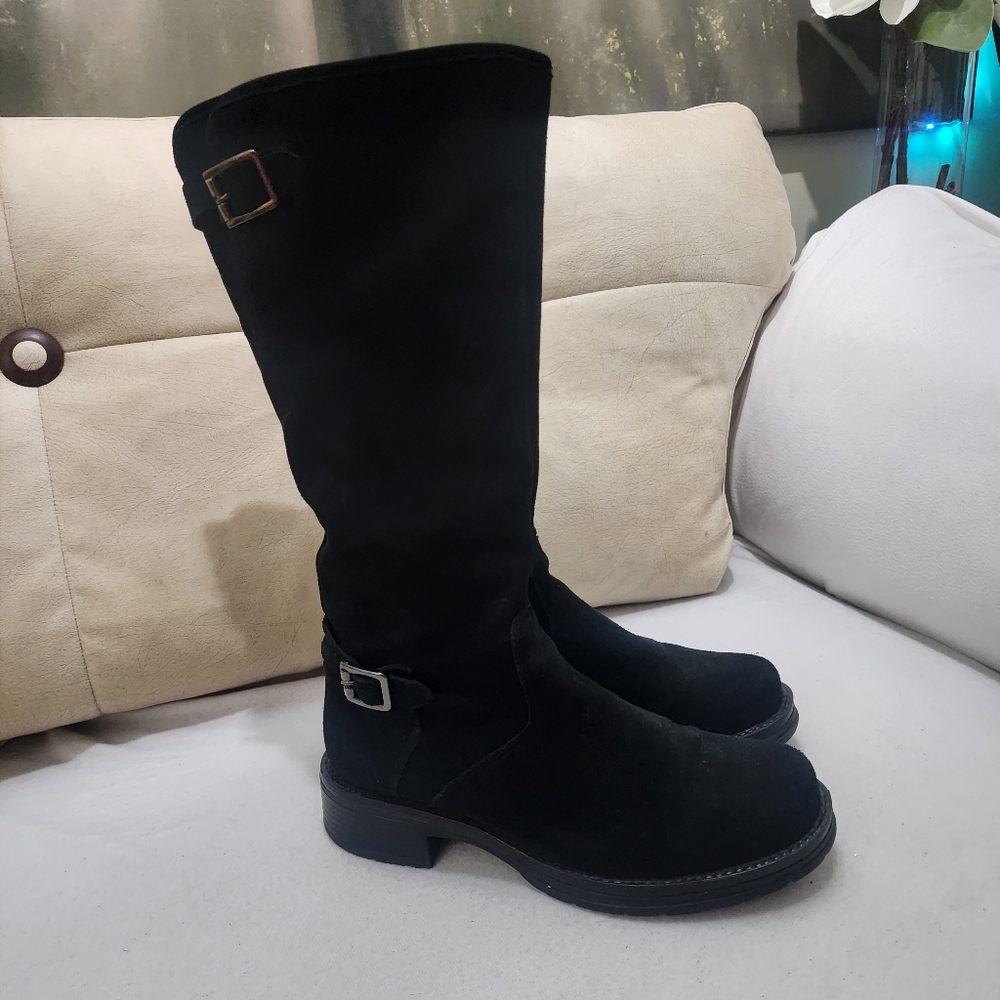 La Canadienne Goldey  suede boots.Made from premium Italian waterproof Leather. - Picture 5 of 9